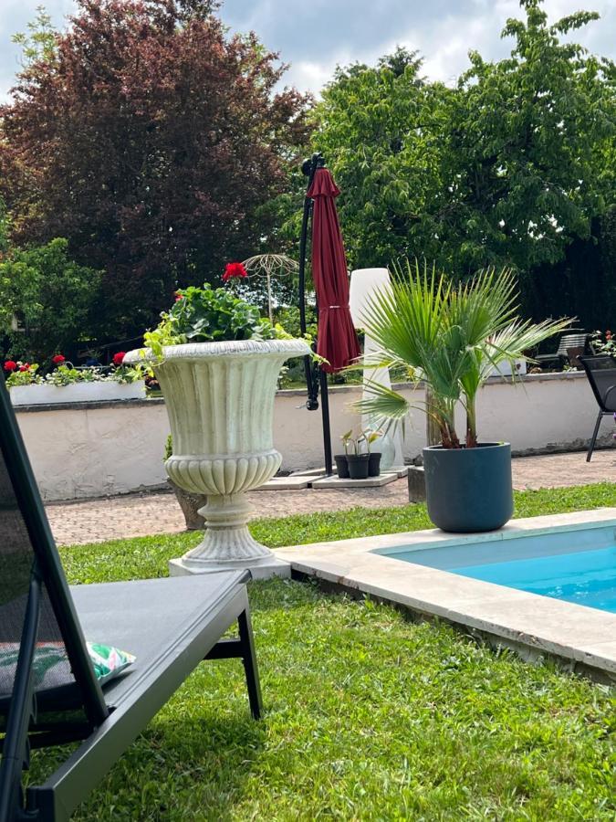 L'Escale Chambres Et Table D'Hotes Verdun-sur-le-Doubs Luaran gambar